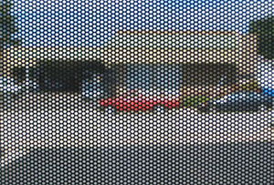 Вид сквозь перфорированную пленку